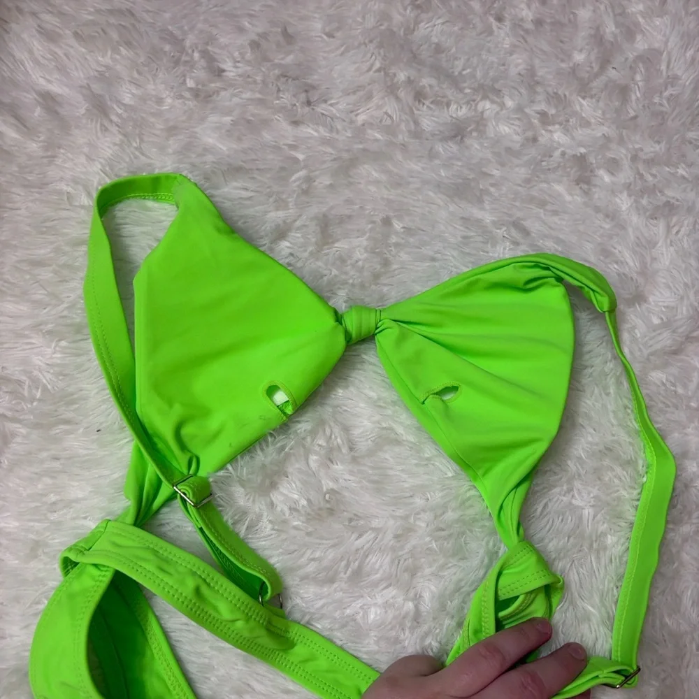 NWOT Bright Neon Green One Piece Cut Out Twist Front High Cut Cheeky Swimsuit M